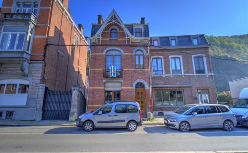 Spacieuse maison à rénover avec jardin Spacieuse maison à rénover avec jardin
